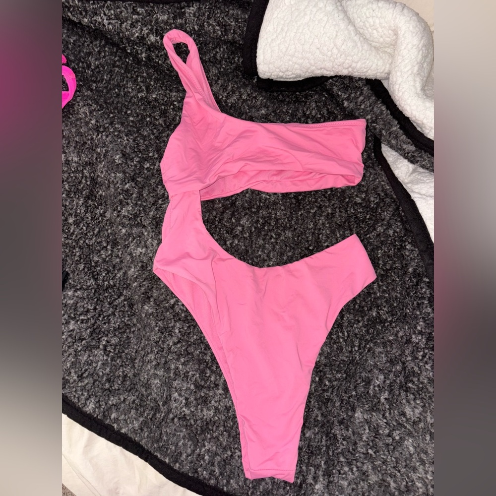 Pink One-Shoulder Swimsuit
